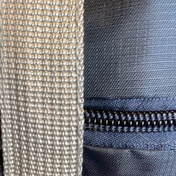 WIND BLOWS RIVER FLOWS LARGE DUFFLE LUGGAGE - Picture 8 of 12